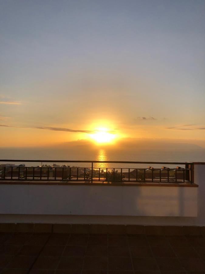 Amazing Duplex With Large Terrace And Sea Views Appartement Puerto de Santiago  Buitenkant foto